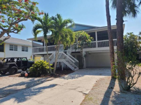 Redfish - Updated & Roomy 1.5 Mi to Beach Full Kitchen W&D
